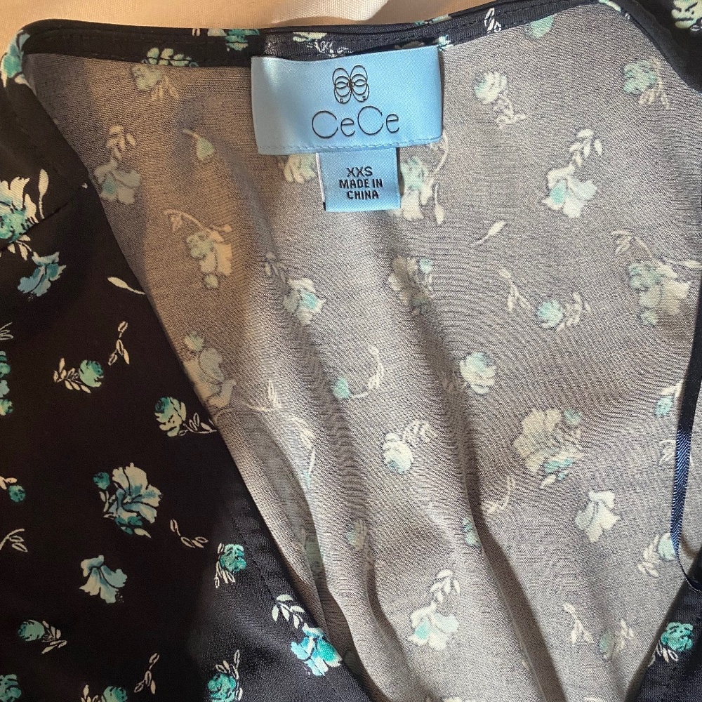 Flowered patterned jumpsuit - Picture 3 of 4